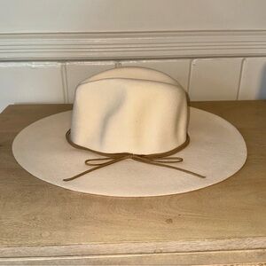 Aritzia Auxiliary Hat